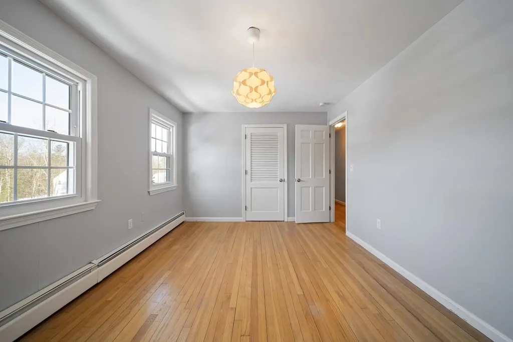 26 Devonshire Lane Londonderry NH 03053