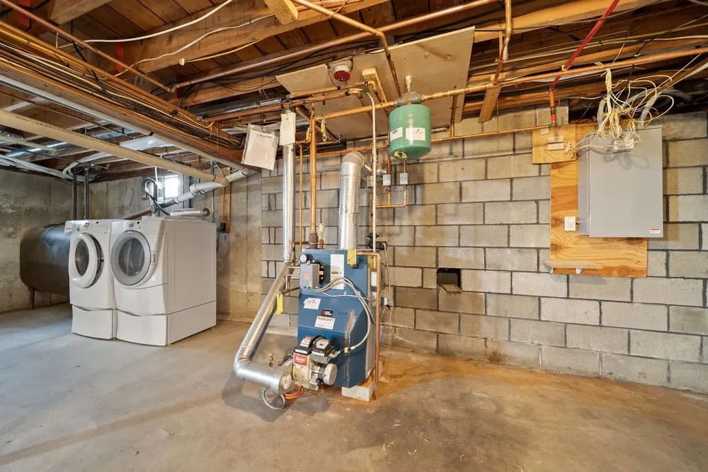 26 Devonshire Lane Londonderry NH 03053