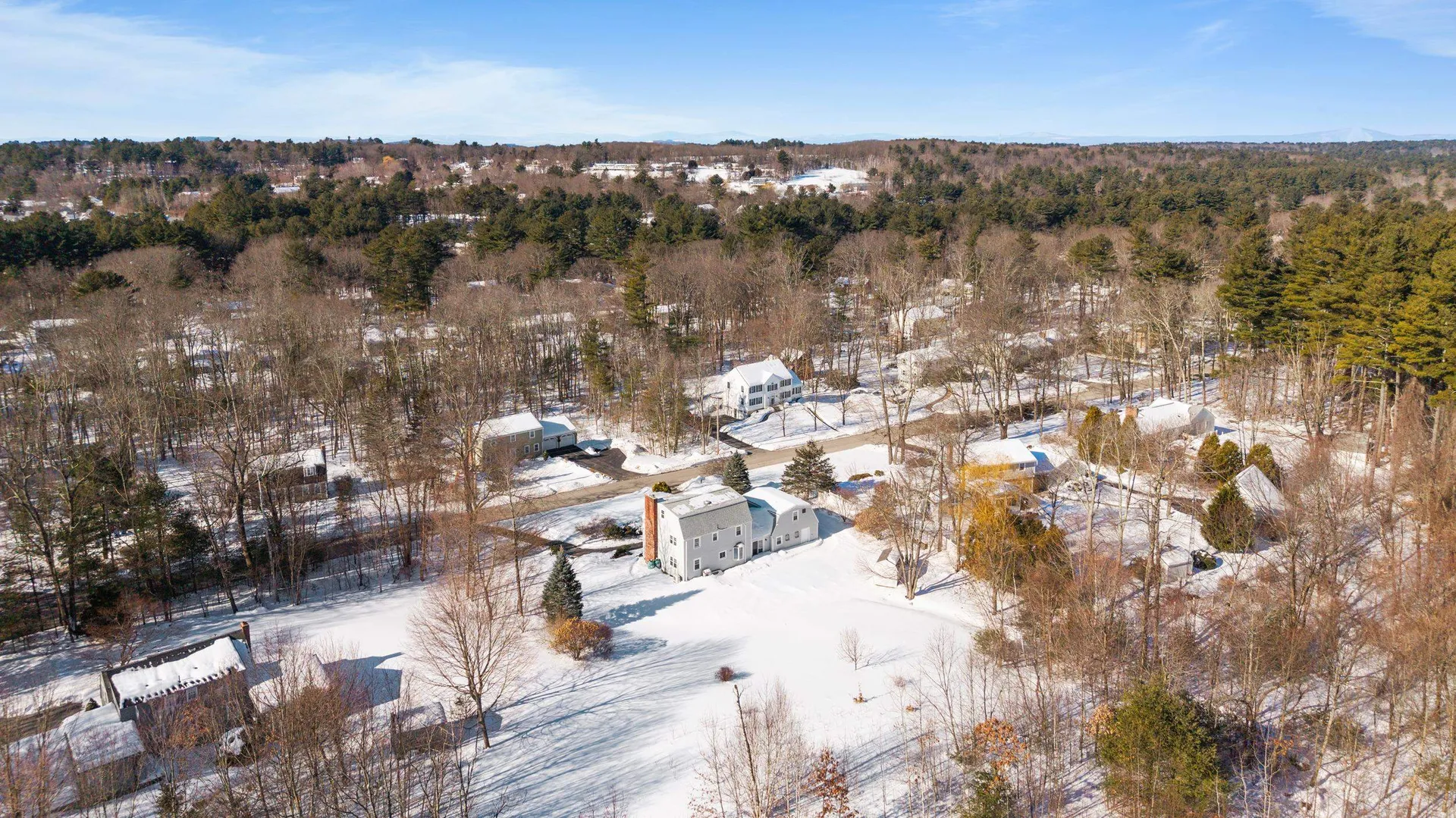26 Devonshire Lane Londonderry NH 03053