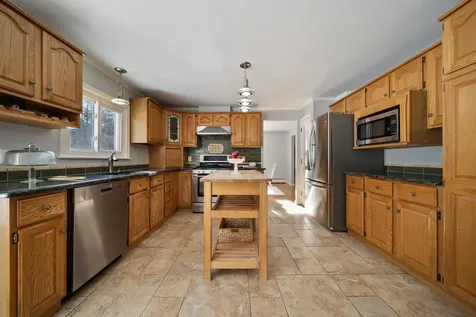 26 Devonshire Lane Londonderry NH 03053