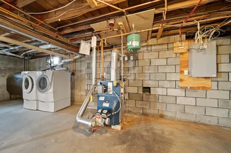 26 Devonshire Lane Londonderry NH 03053