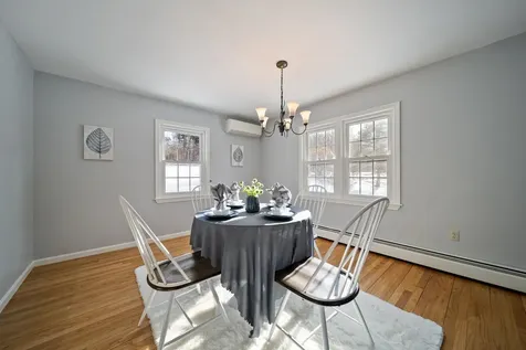 26 Devonshire Lane Londonderry NH 03053