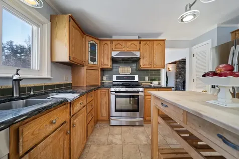 26 Devonshire Lane Londonderry NH 03053