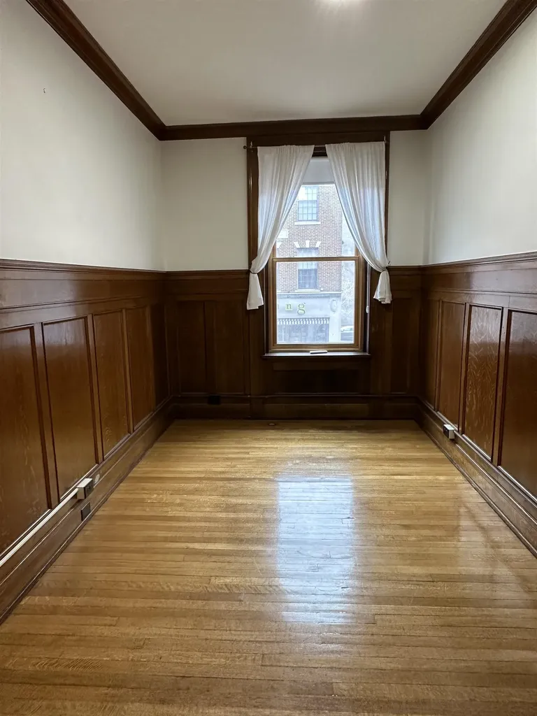 4 Elliot Street Brattleboro VT 05301