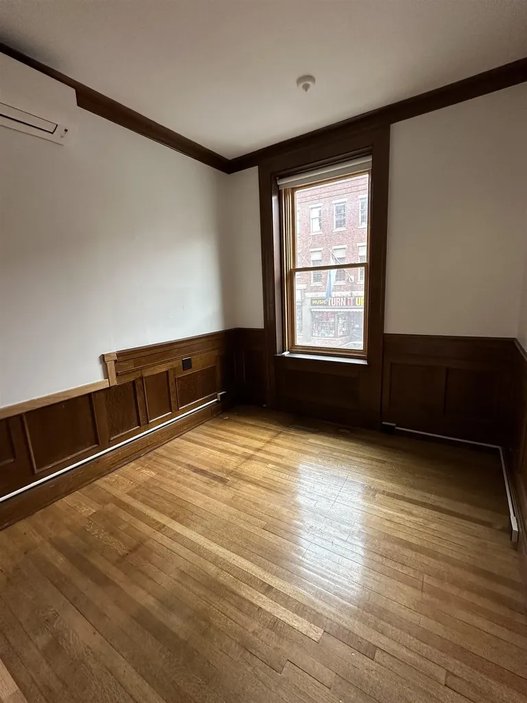 4 Elliot Street Brattleboro VT 05301