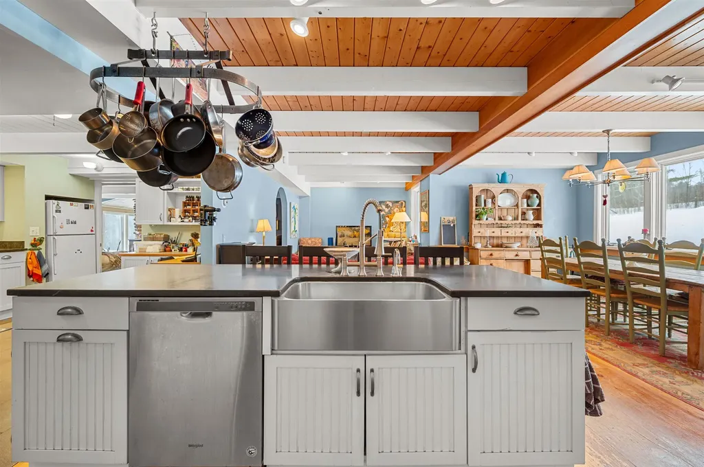 3059 Airport Road Warren VT 05674