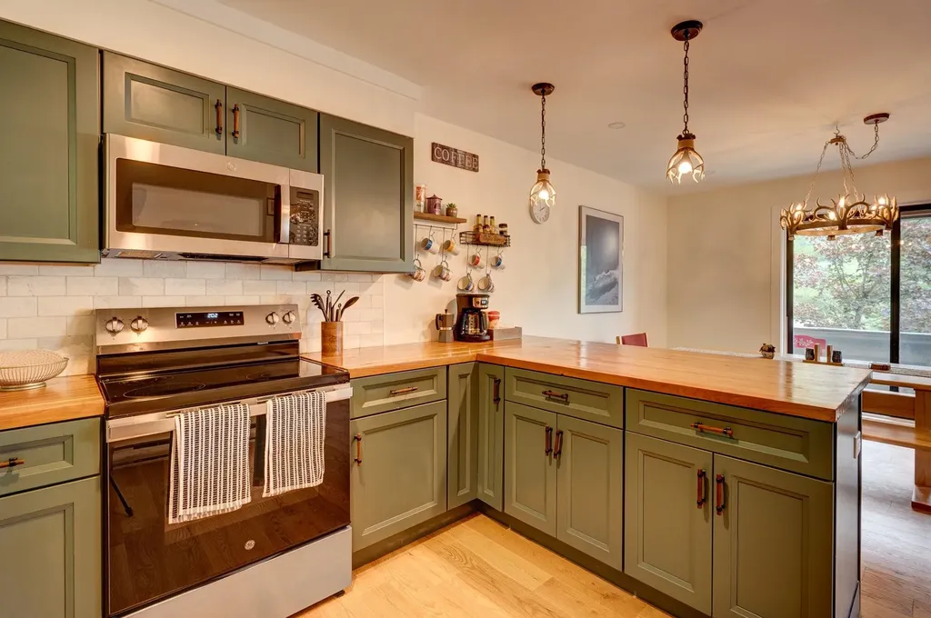 8 Granite Road Lincoln NH 03251