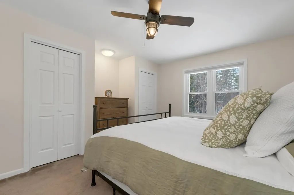 20 Crossing Drive Woodstock NH 03262