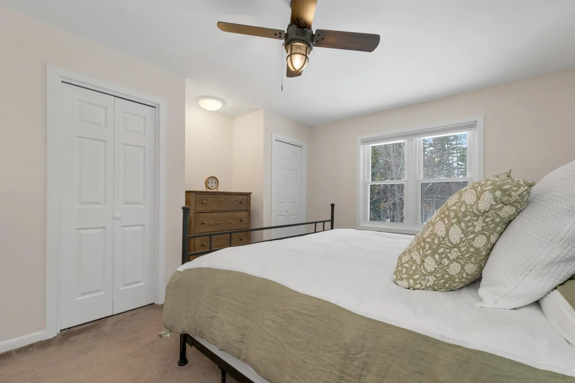 20 Crossing Drive Woodstock NH 03262