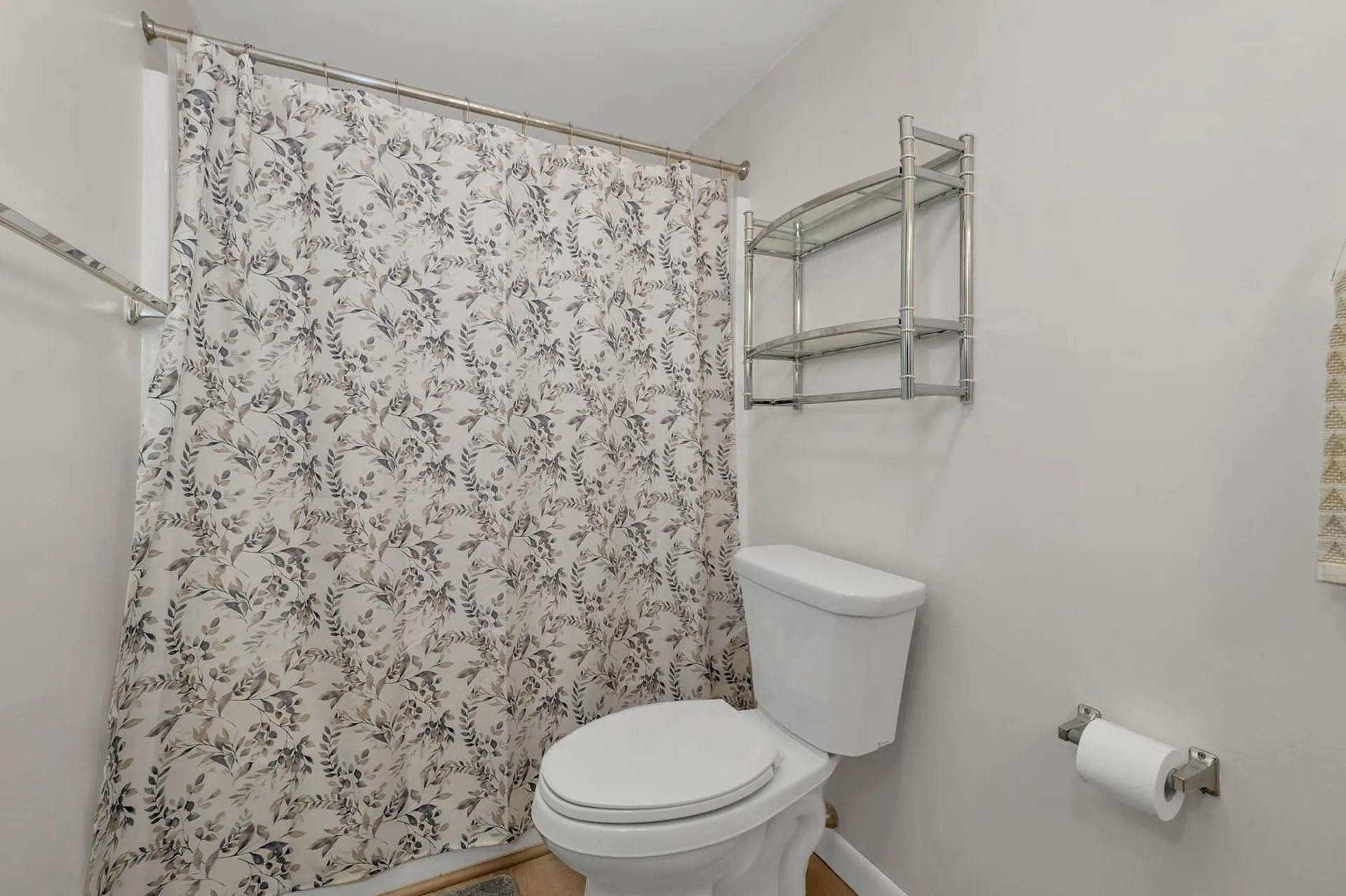 20 Crossing Drive Woodstock NH 03262