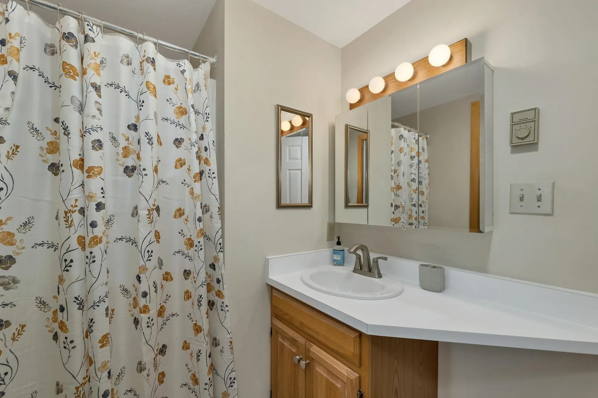 20 Crossing Drive Woodstock NH 03262