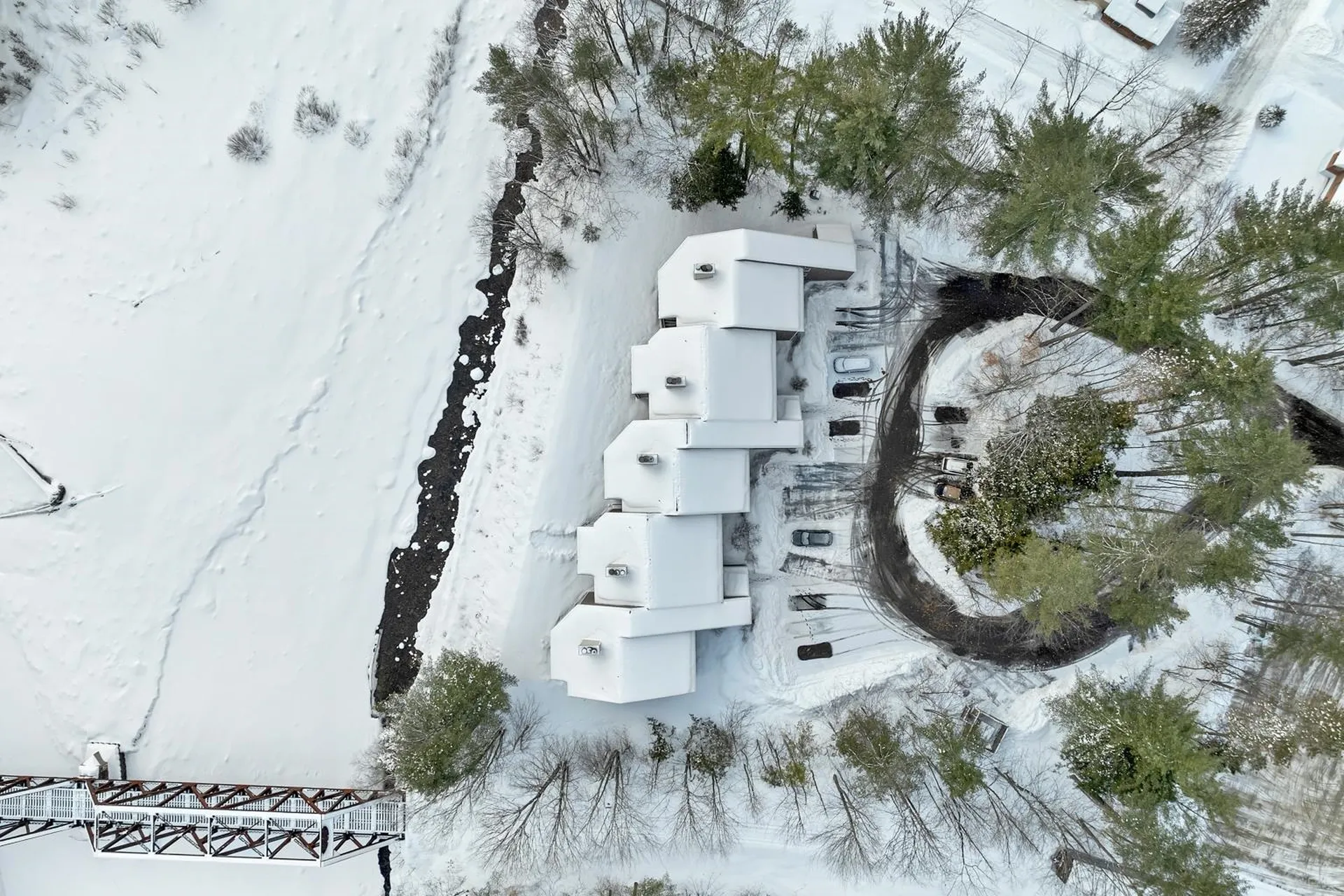 20 Crossing Drive Woodstock NH 03262