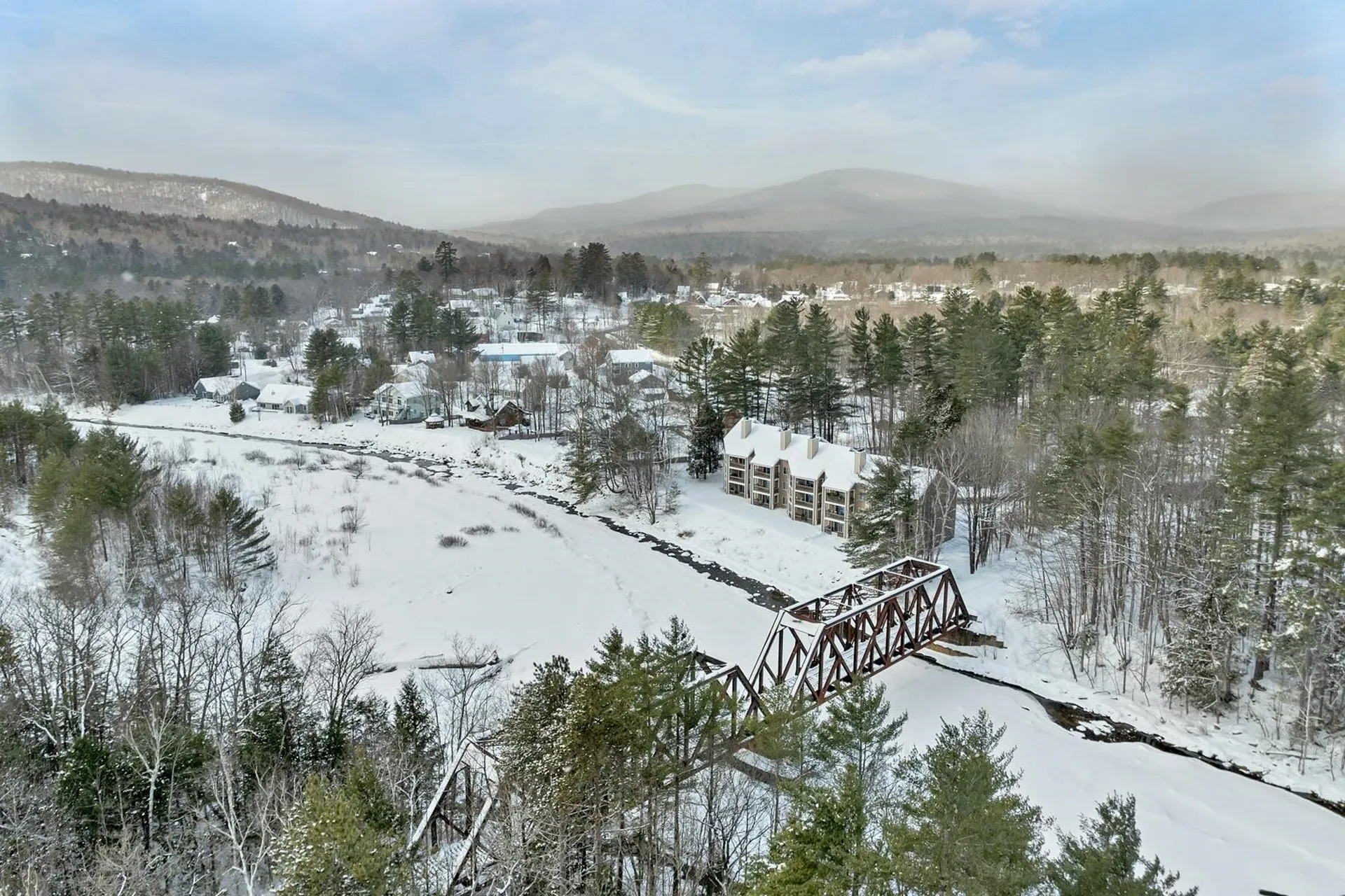 20 Crossing Drive Woodstock NH 03262