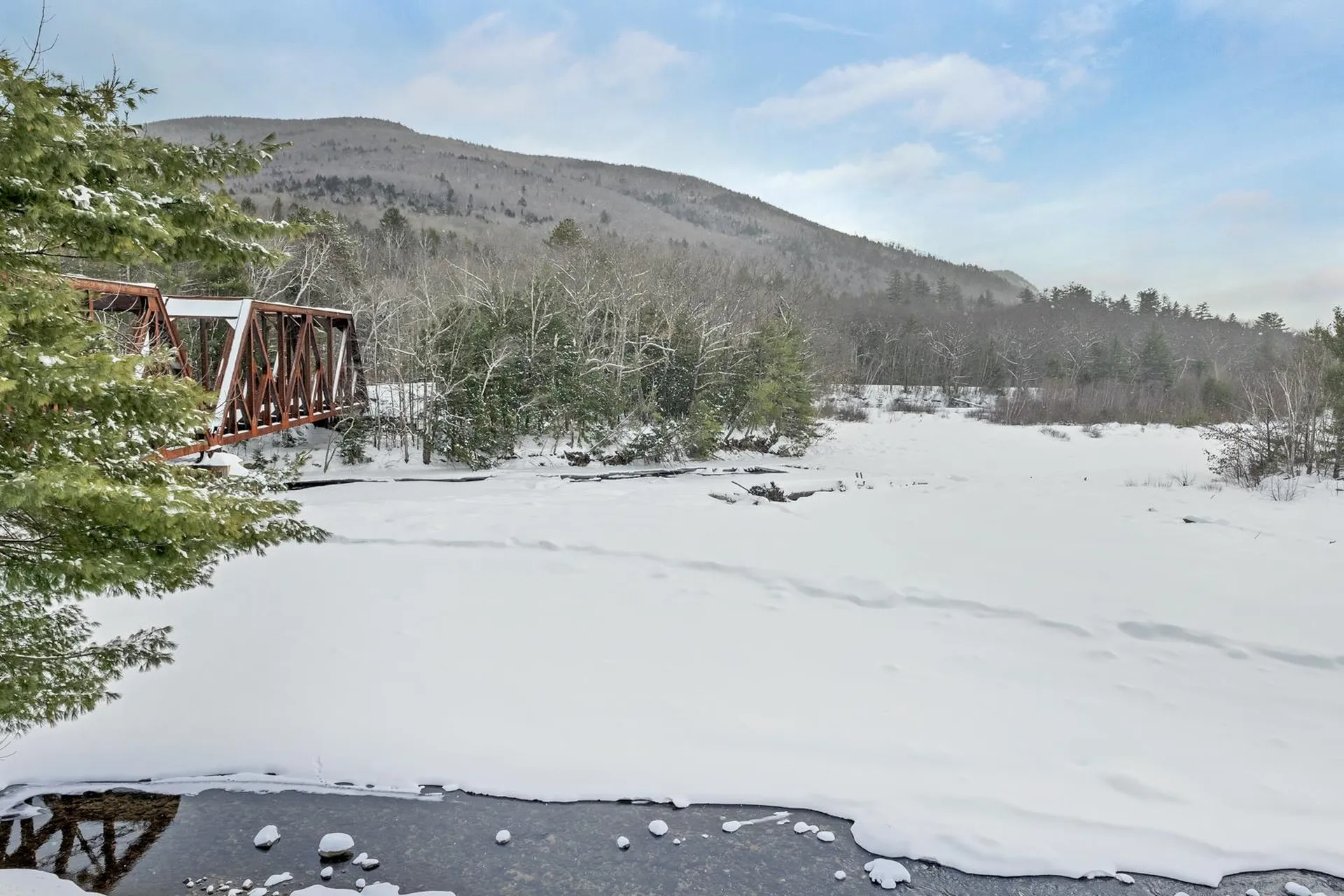 20 Crossing Drive Woodstock NH 03262