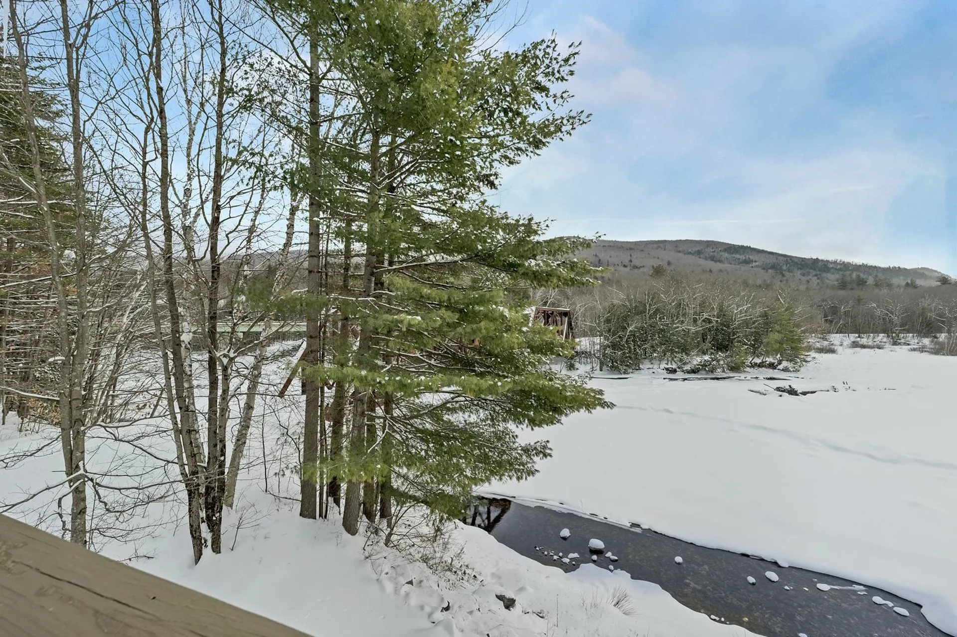 20 Crossing Drive Woodstock NH 03262