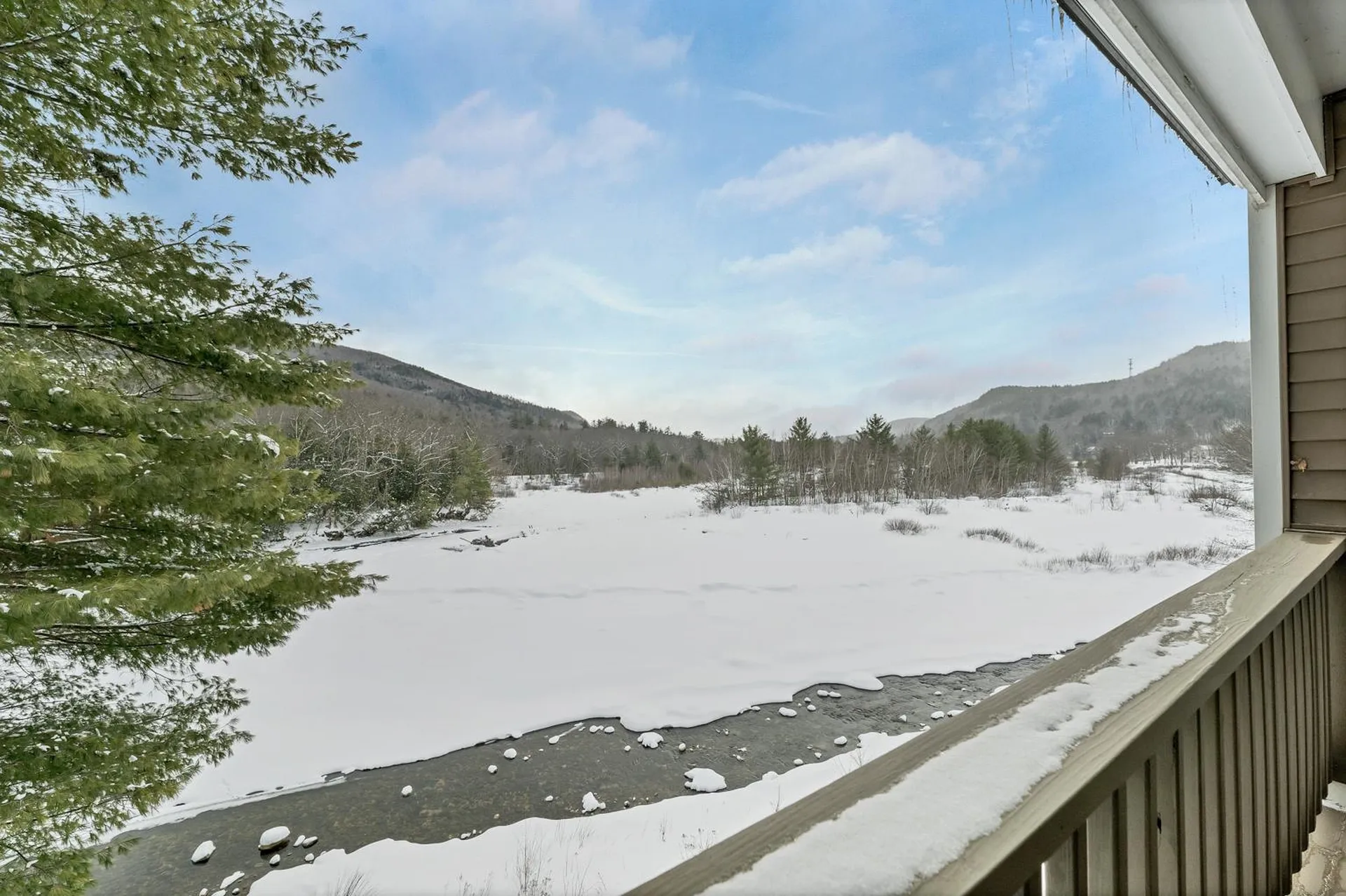 20 Crossing Drive Woodstock NH 03262