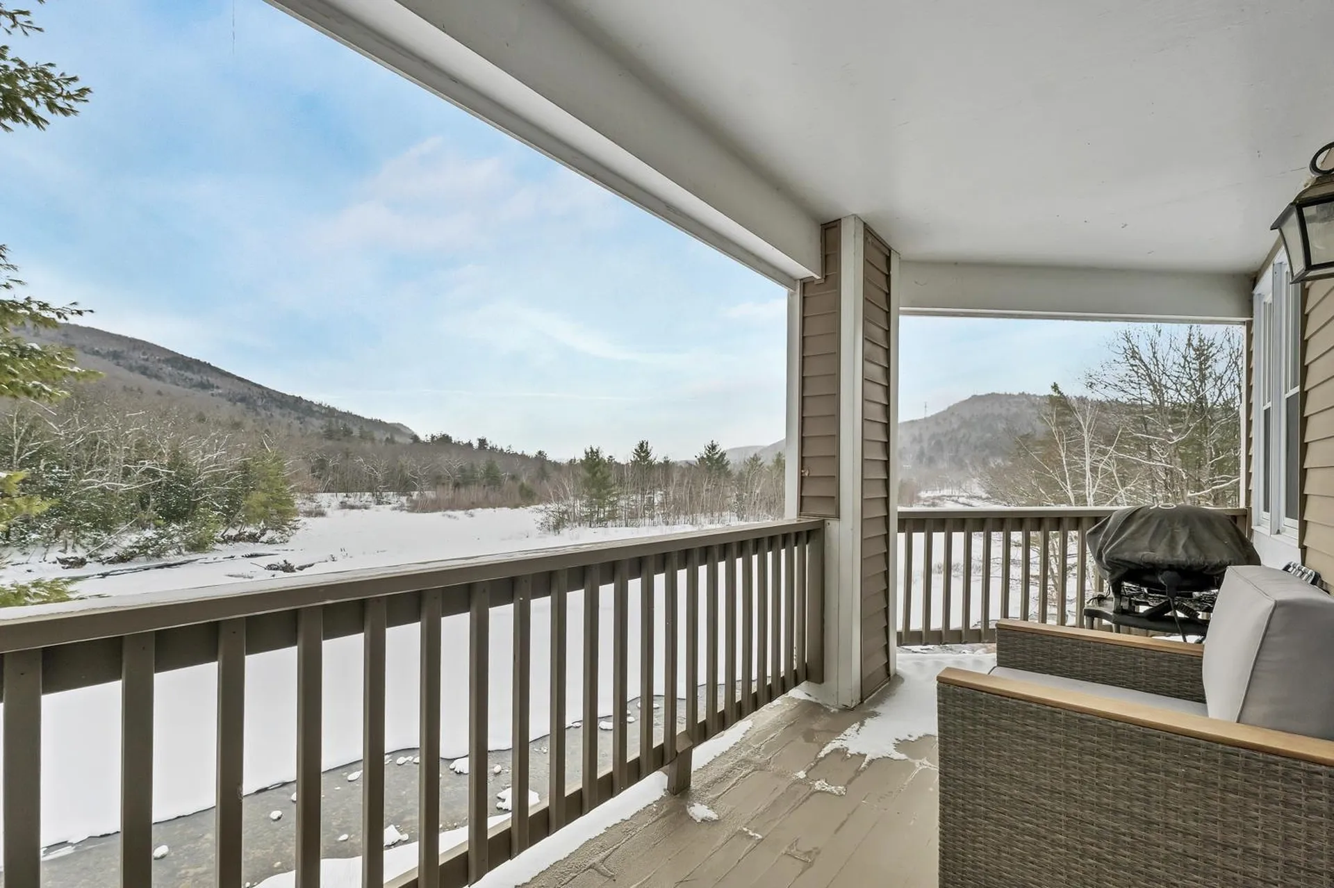 20 Crossing Drive Woodstock NH 03262