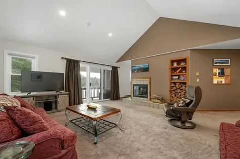 20 Crossing Drive Woodstock NH 03262