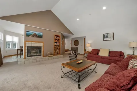 20 Crossing Drive Woodstock NH 03262