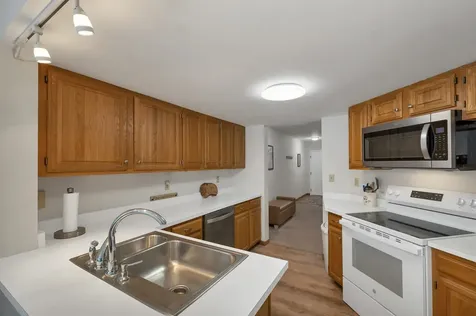 20 Crossing Drive Woodstock NH 03262