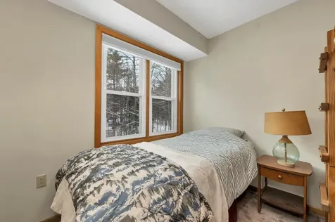 20 Crossing Drive Woodstock NH 03262