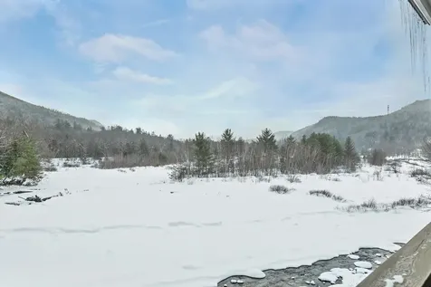 20 Crossing Drive Woodstock NH 03262