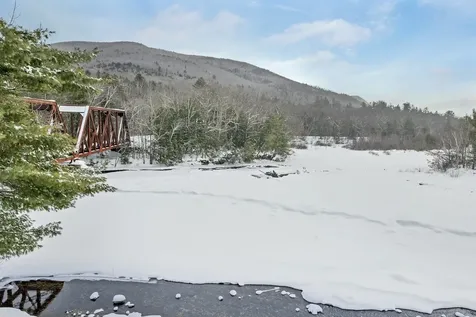 20 Crossing Drive Woodstock NH 03262