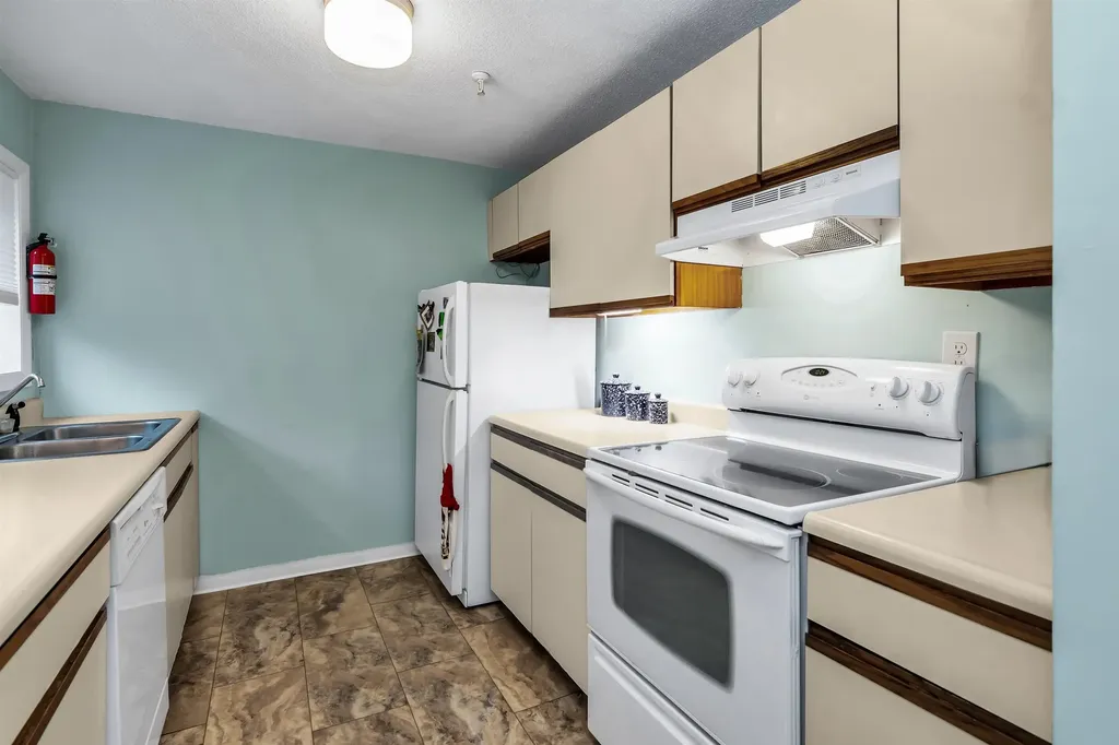 213 Abbott Farm Lane Hudson NH 03051