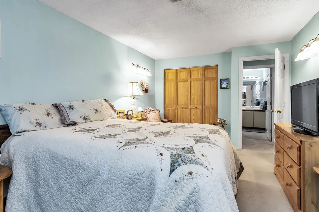 213 Abbott Farm Lane Hudson NH 03051