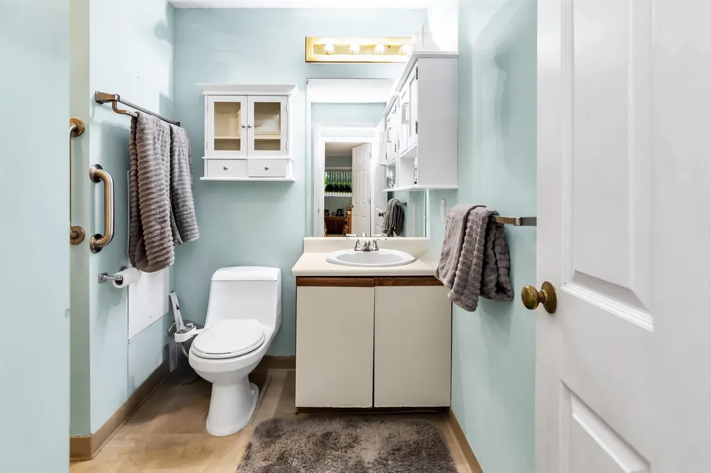 213 Abbott Farm Lane Hudson NH 03051