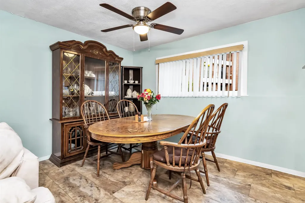 213 Abbott Farm Lane Hudson NH 03051