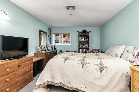 213 Abbott Farm Lane Hudson NH 03051