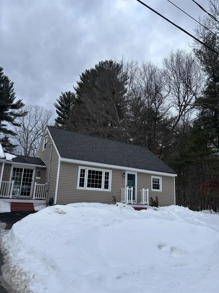 17 Nancy Avenue Pelham NH 03076