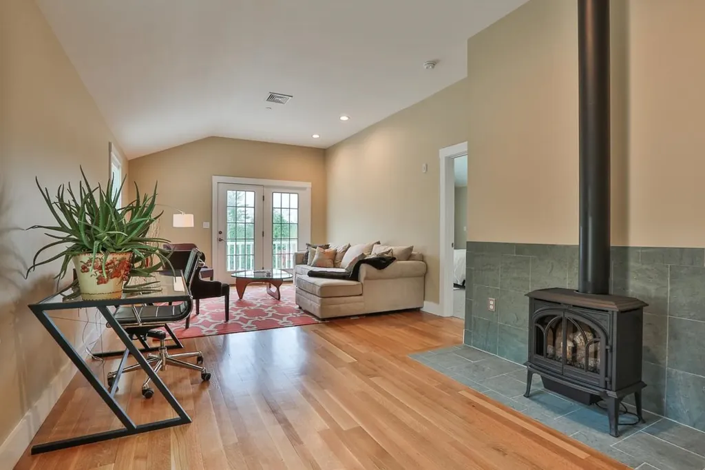 26 N Main Street Mont Vernon NH 03057