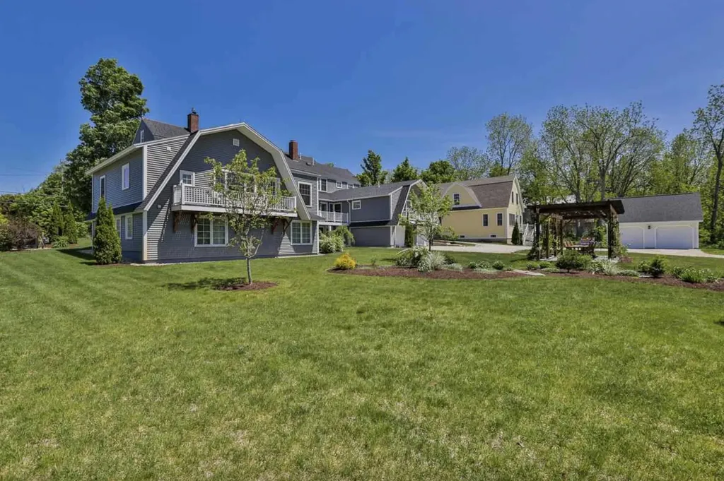 26 N Main Street Mont Vernon NH 03057