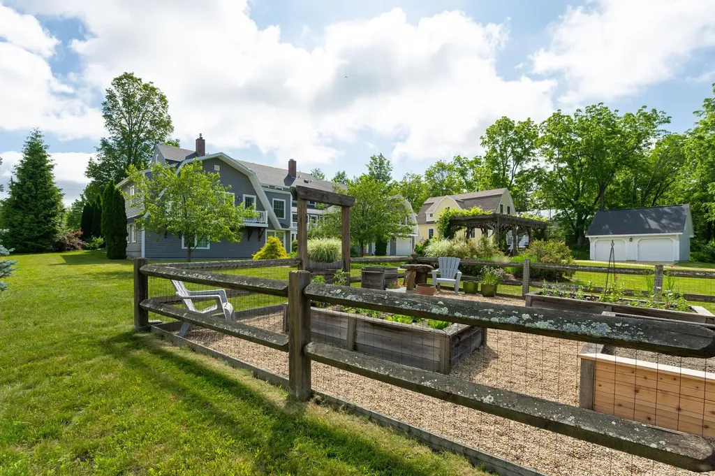 26 N Main Street Mont Vernon NH 03057