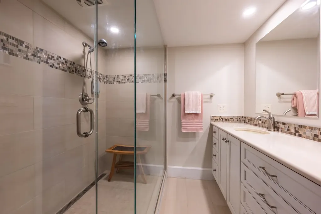 3755 Quechee Main Street Hartford VT 05059