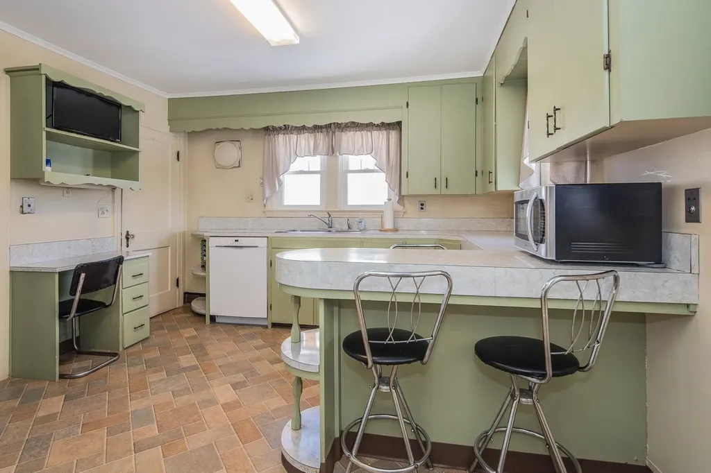 98 Harrington Avenue Rutland City VT 05701