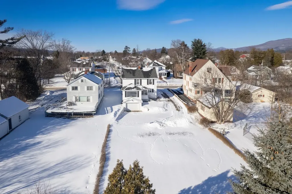 98 Harrington Avenue Rutland City VT 05701