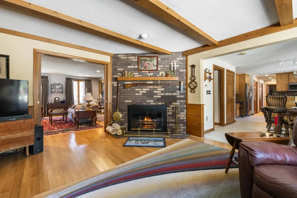 15 Martingale Road Amherst NH 03031