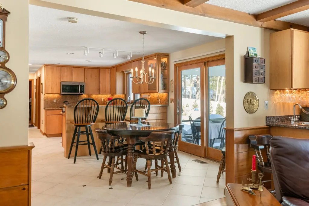 15 Martingale Road Amherst NH 03031