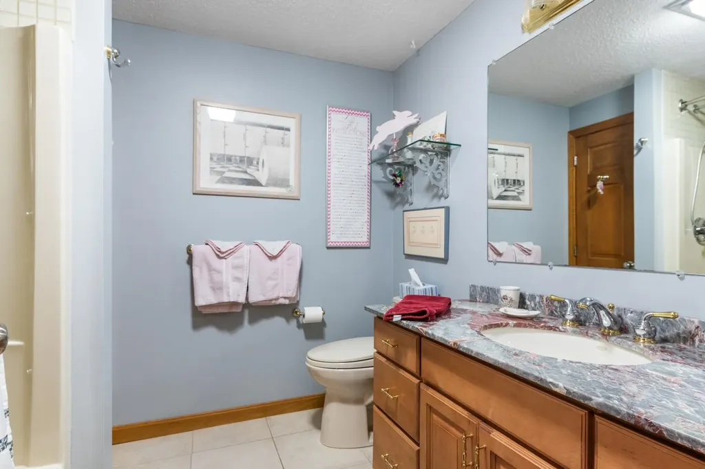 15 Martingale Road Amherst NH 03031