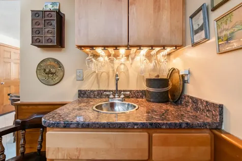 15 Martingale Road Amherst NH 03031