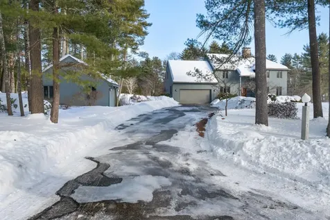 15 Martingale Road Amherst NH 03031