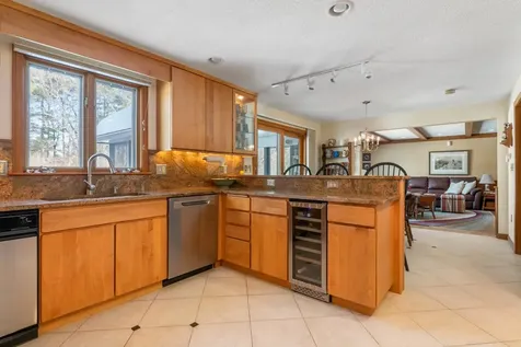 15 Martingale Road Amherst NH 03031