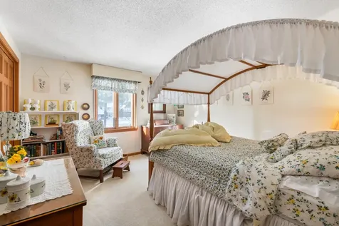 15 Martingale Road Amherst NH 03031