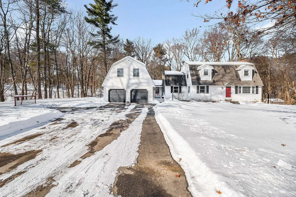 14 Londonderry Road Windham NH 03087