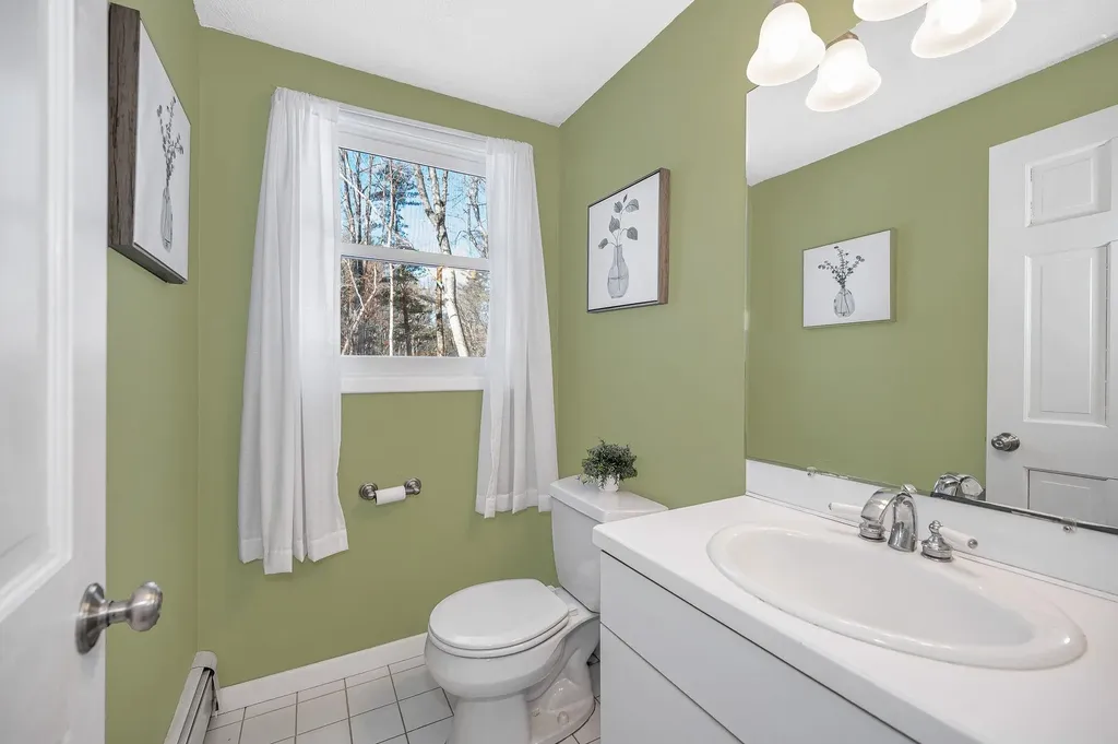 14 Londonderry Road Windham NH 03087