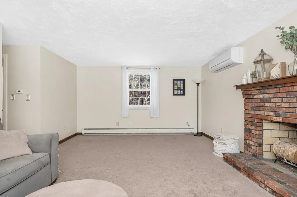 14 Londonderry Road Windham NH 03087