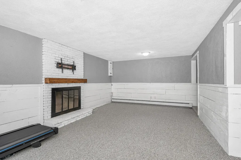 14 Londonderry Road Windham NH 03087